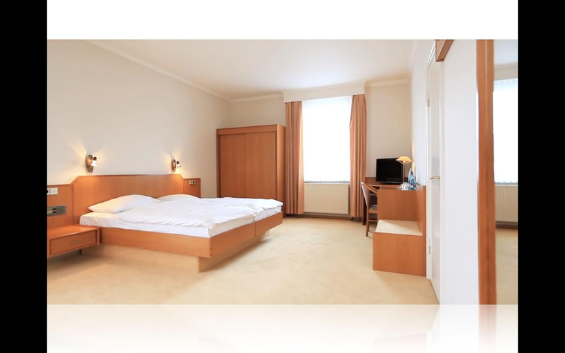 Bedroom 4, Hotel Royal Elmshorn, Pinneberg