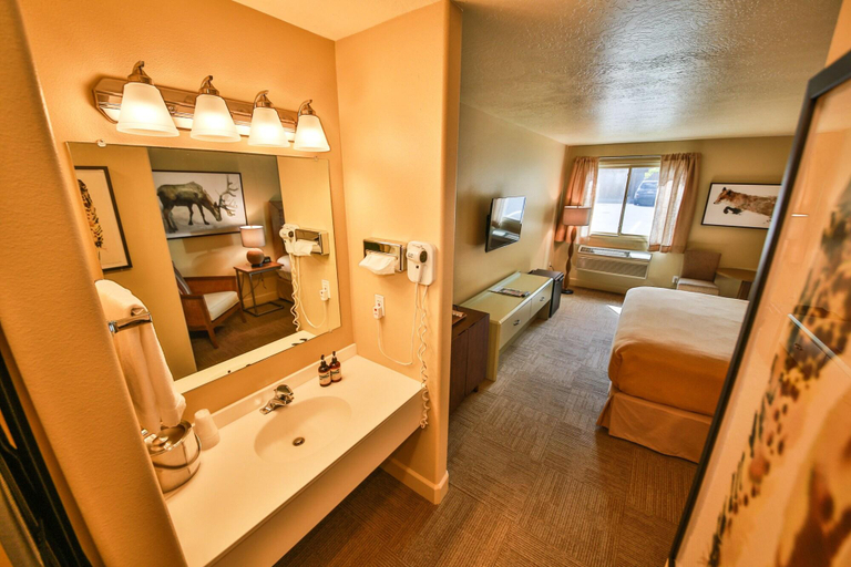 Bedroom 4, Trailhead Inn, Grand