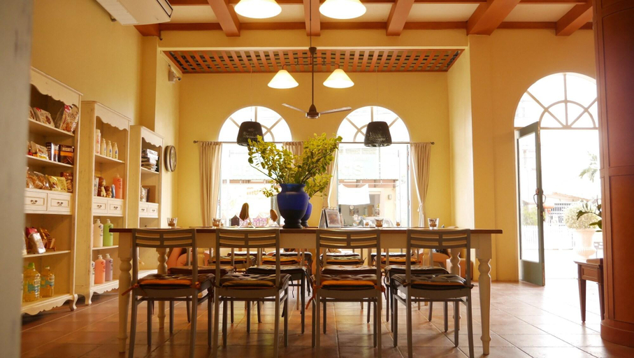 Food & Drinks 5, WangPla Villa Resort, Muang Nakhon Sawan