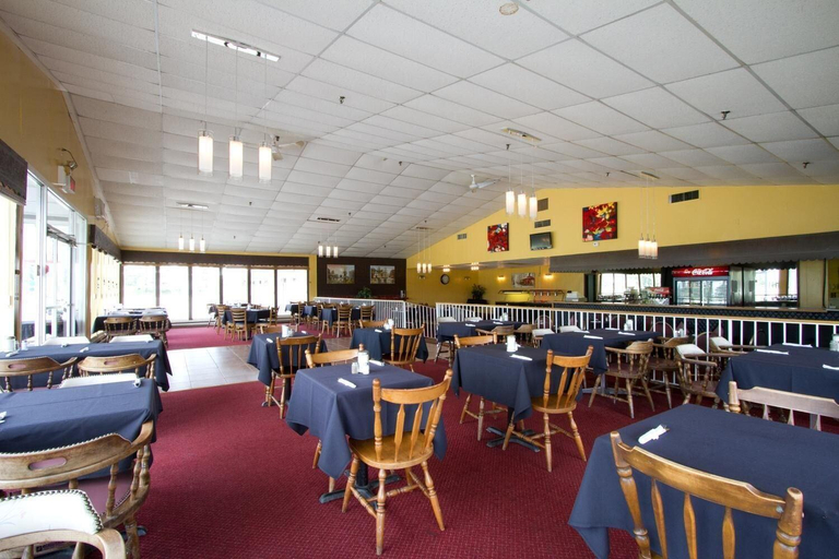 Food & Drinks 5, Skye Hotel Ridgetown, Chatham-Kent