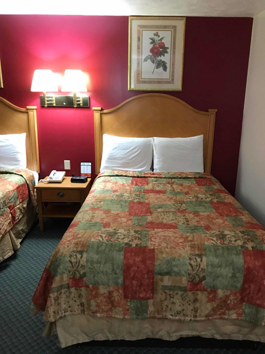 Bedroom 3, Cadillac Inn, Wexford
