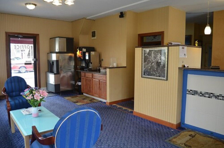 Public Area 2, Hyannis Host Inn, Barnstable