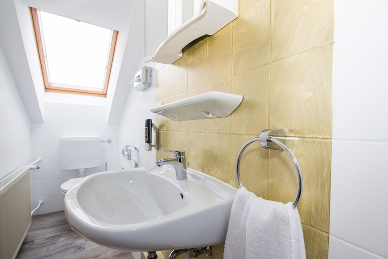 Bathroom 3, Hotel Rave, Borken
