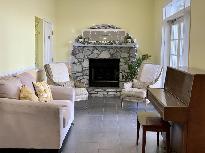 Public Area 3, Seven Gables Inn, Taney