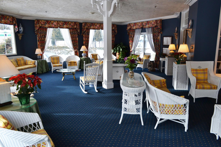 Public Area, Bay View Inn, Emmet