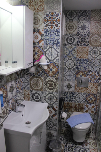 Bathroom 5, The Corner Inn Hotels By Suit, Merkez