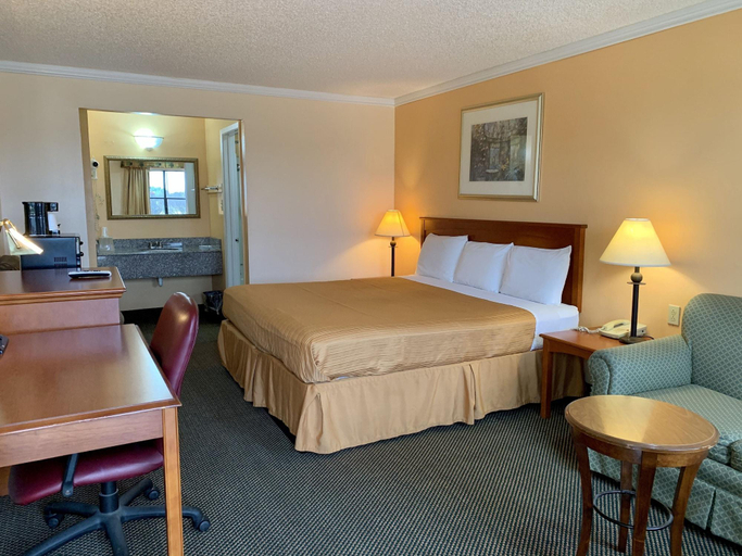 Bedroom 4, Regency Inn Fairfield, Freestone