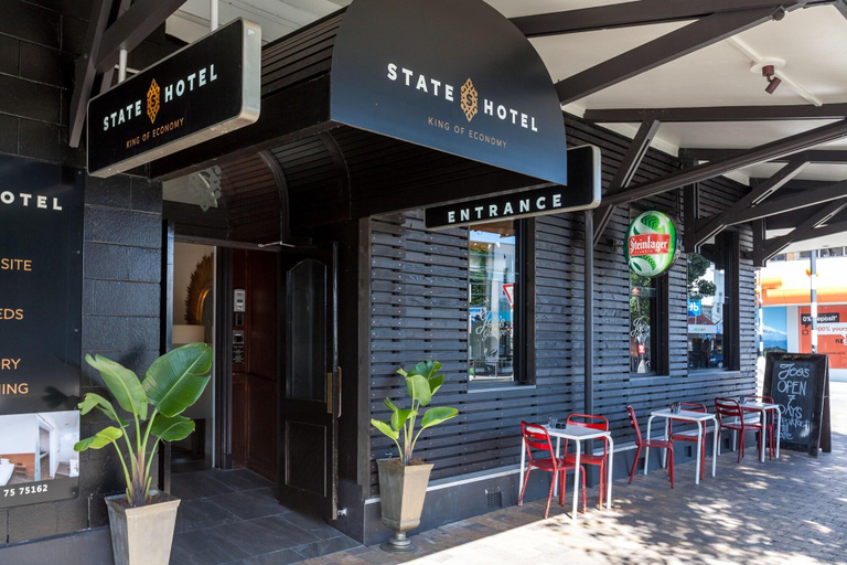 Food & Drinks 5, The State Hotel, New Plymouth