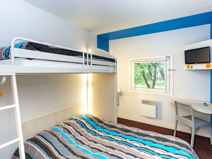 Bedroom 4, HotelF1 Lorient, Morbihan
