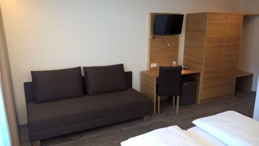 Bedroom 4, Hotel Gesser Sillian, Lienz