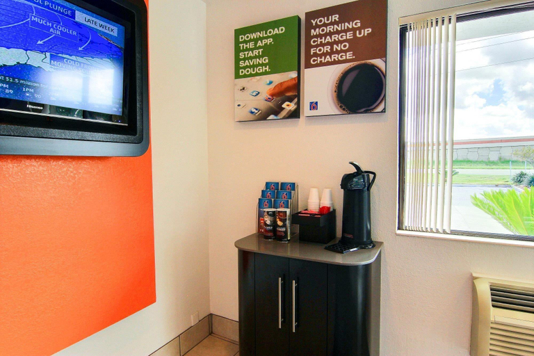 Public Area 2, Motel 6 Kingsville, TX, Kleberg