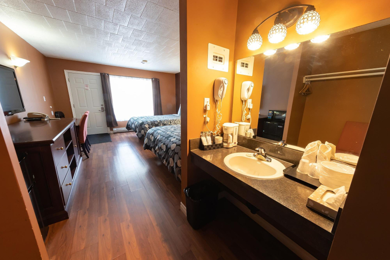 Others 5, Villager Lodge, Niagara