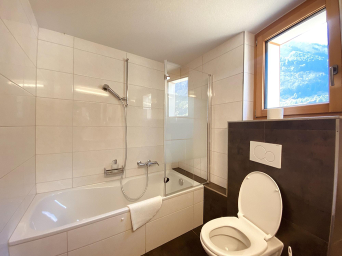 Bathroom 4, CAPRICORN, Visp