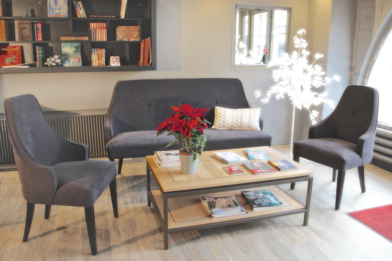 Public Area 3, Le Comte Rouge, Haute-Savoie