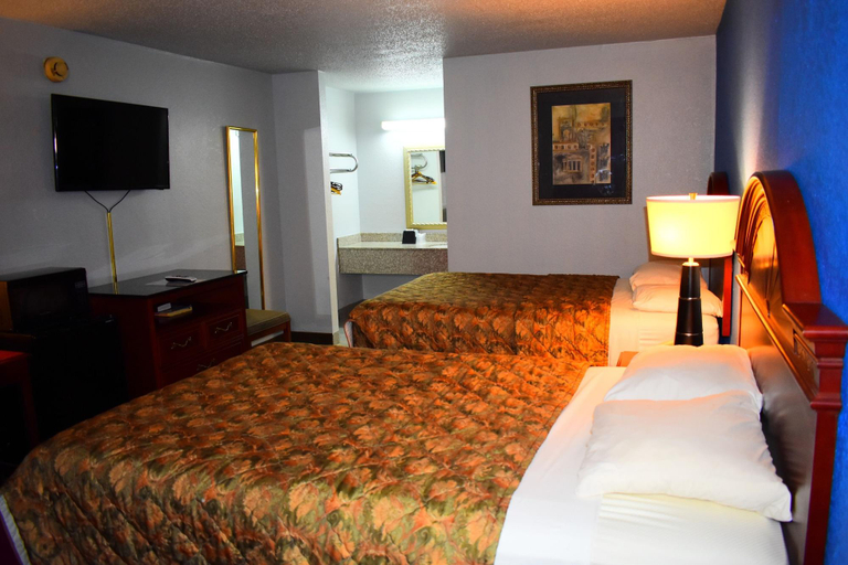 Bedroom 5, Economy Inn Little Rock, Pulaski