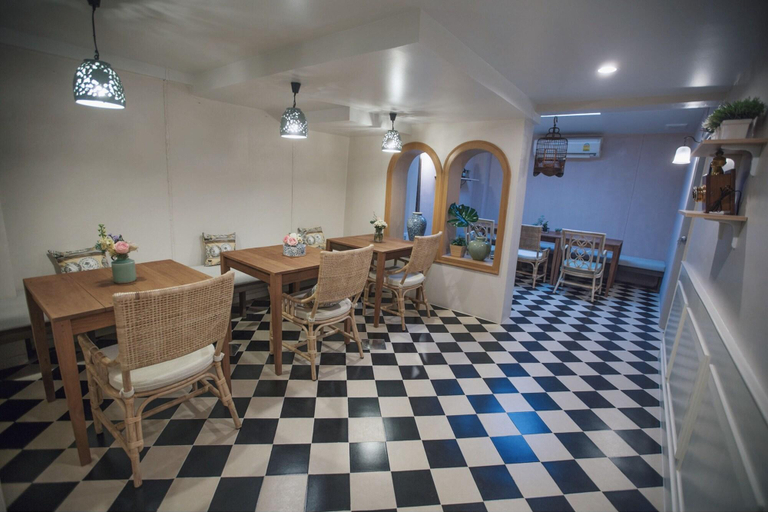 Public Area 2, Vera Nidhra - Self check-in after 6pm, Khlong San