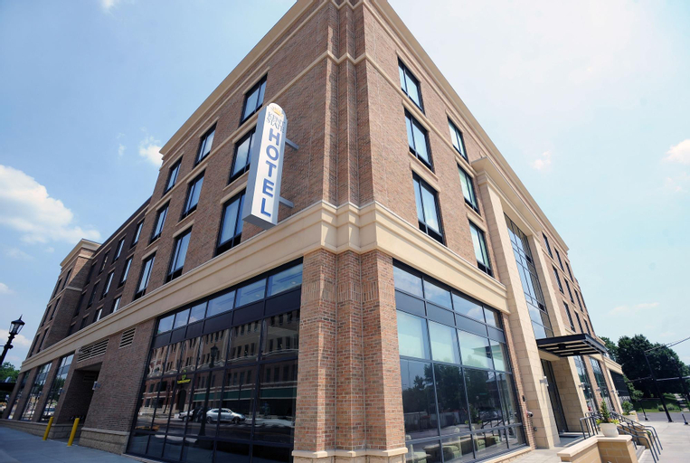 Kent State University Hotel and Conference Center, Portage