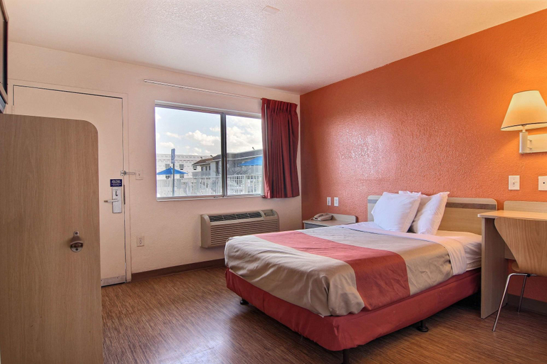 Bedroom 2, Motel 6-Odessa, TX, Ector