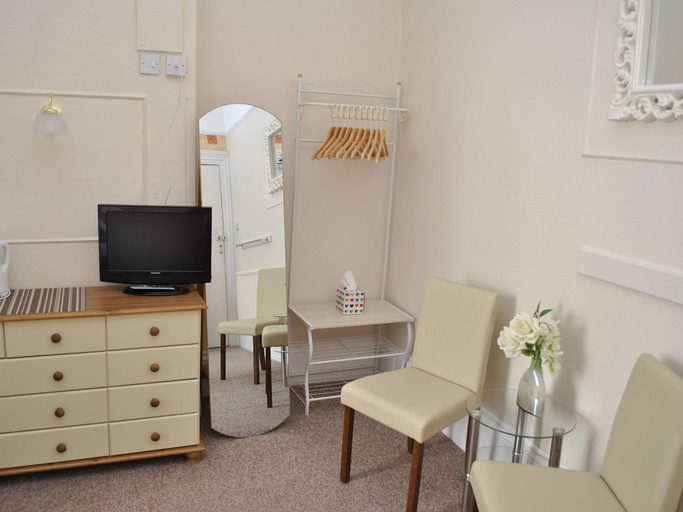 Bedroom 2, The Patricia, Torbay
