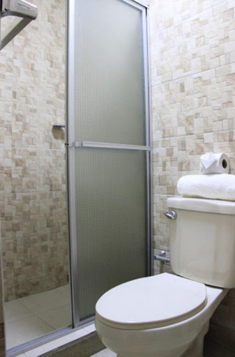 Bathroom 5, Hotel Doral, Panamá