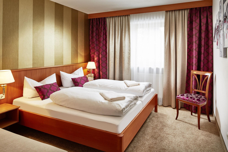 Bedroom 5, Maximilian Appartements, Ostallgäu