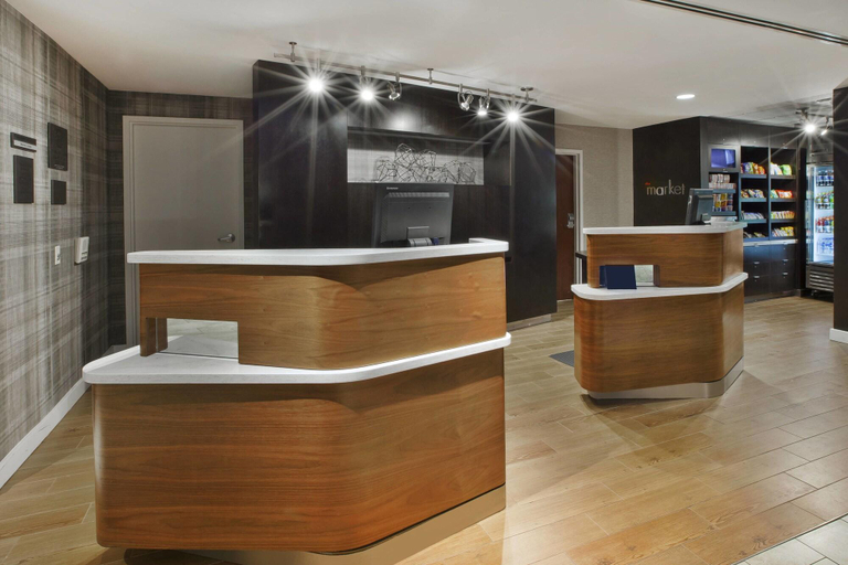 Public Area 2, Courtyard Somerset by Marriott, Somerset