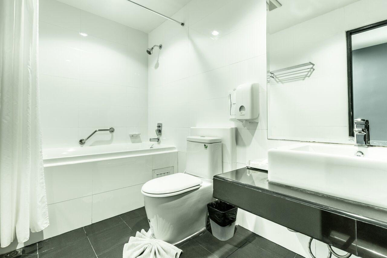 Bathroom 5, Prelude Hotel, Muang Kanchanaburi