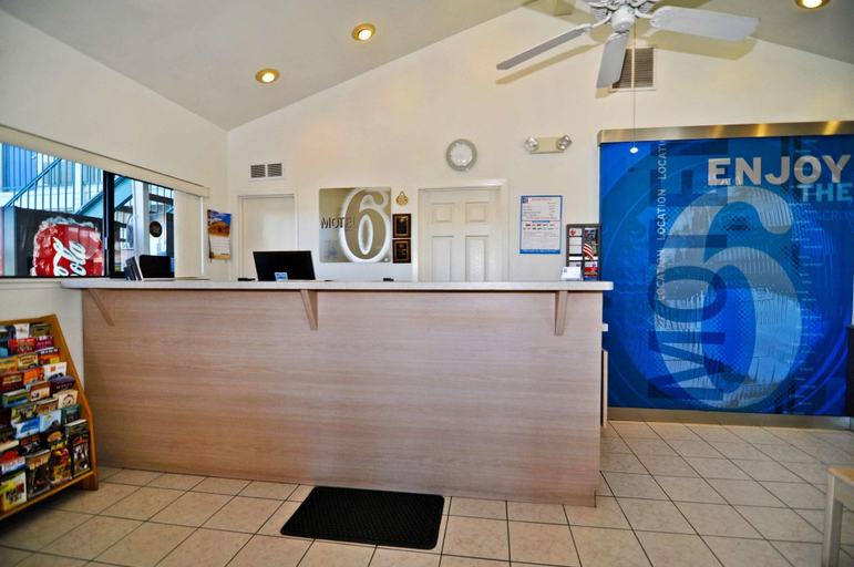 Public Area 2, Motel 6 Willows, CA, Glenn