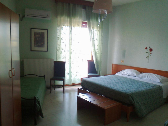 Bedroom, L'aprodo, Brindisi