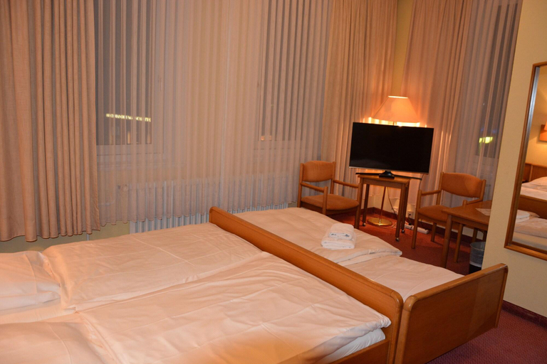 Bedroom 4, Hotel Meyn, Heidekreis