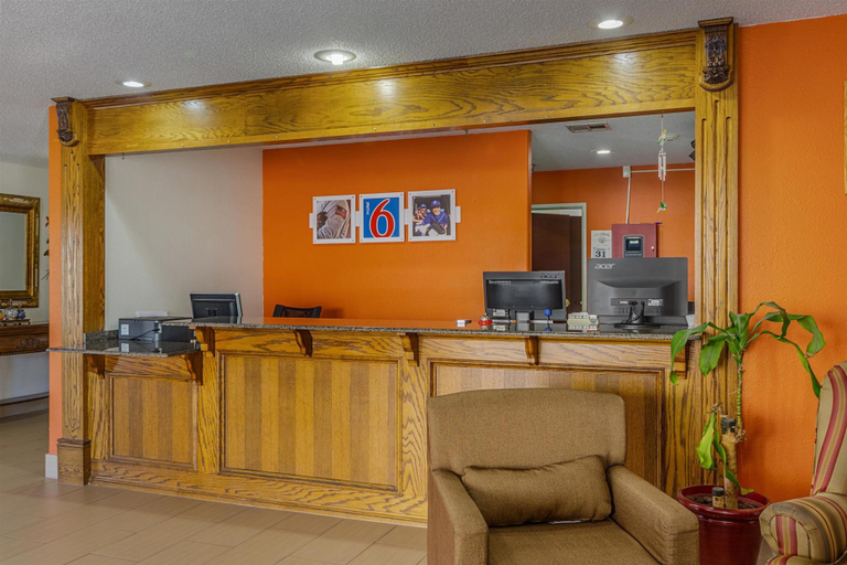 Public Area 2, Motel 6 Abbeville, LA, Vermilion