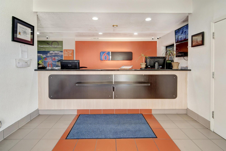 Public Area 2, Motel 6 Dallas, TX - Forest Lane, Dallas