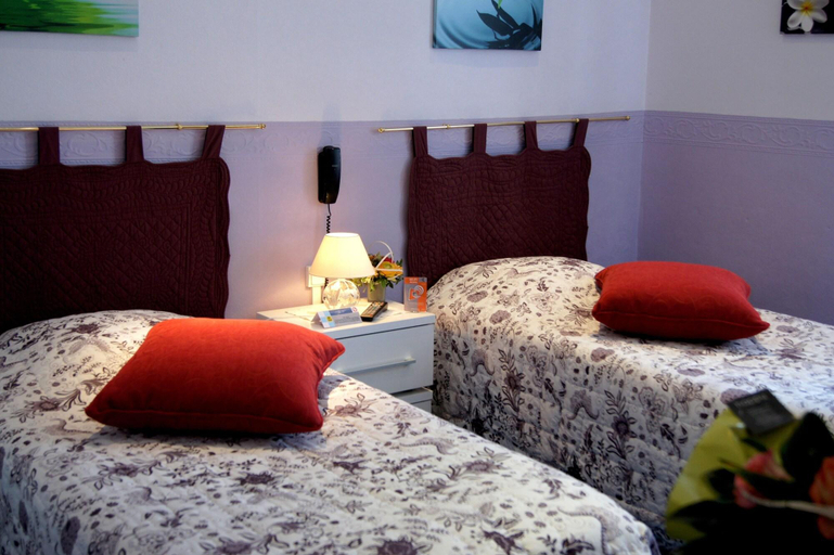 Bedroom 3, Hotel La Maison des Dunes, Aveyron