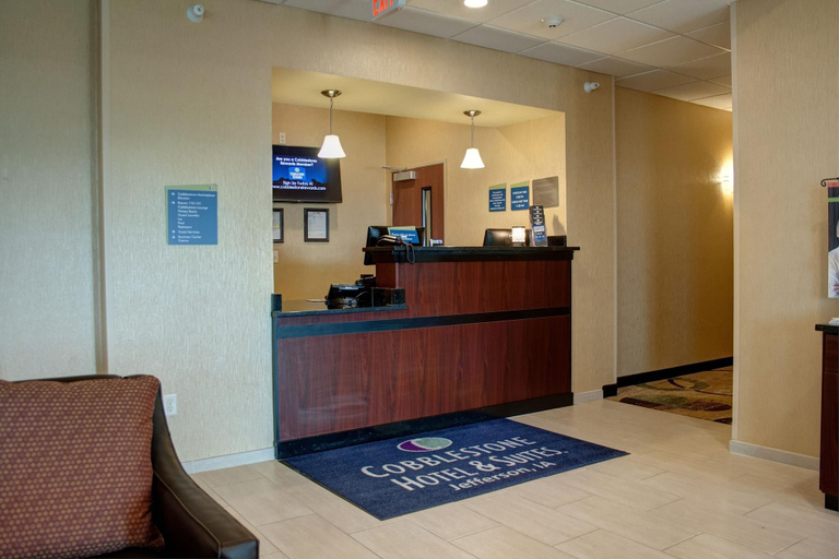 Public Area 2, Cobblestone Hotel & Suites - Jefferson, Greene