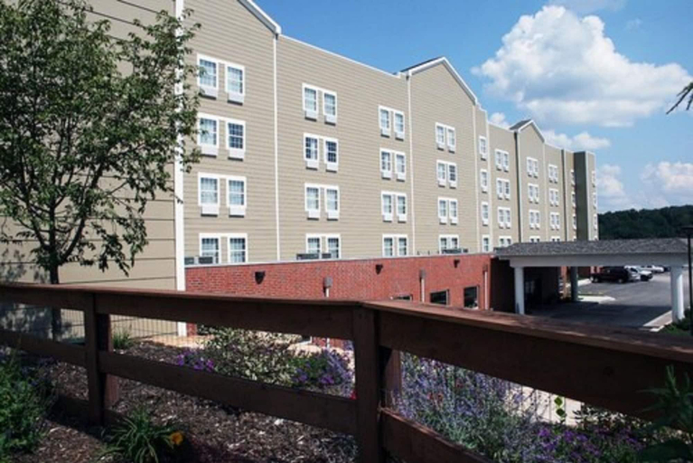 Exterior & Views 2, Big Splash Adventure Indoor Water Park & Resort, Orange
