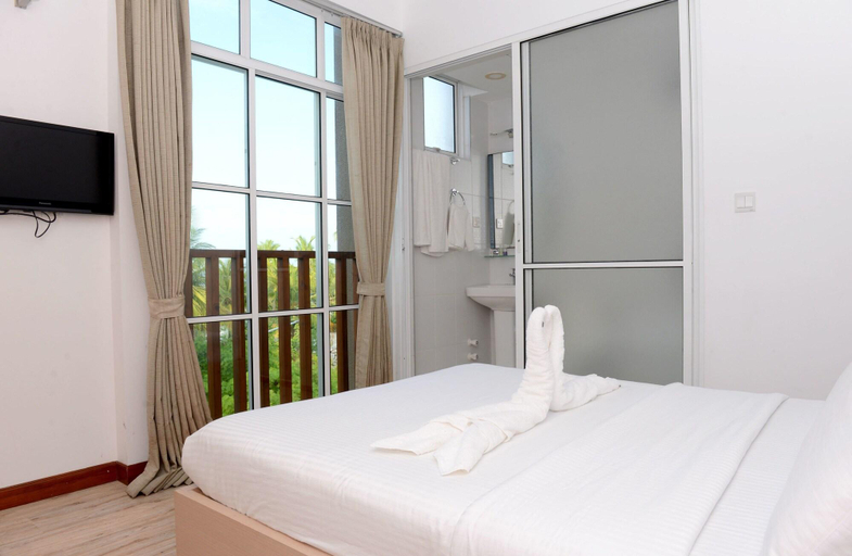 Bedroom 2, Express Inn, Malé