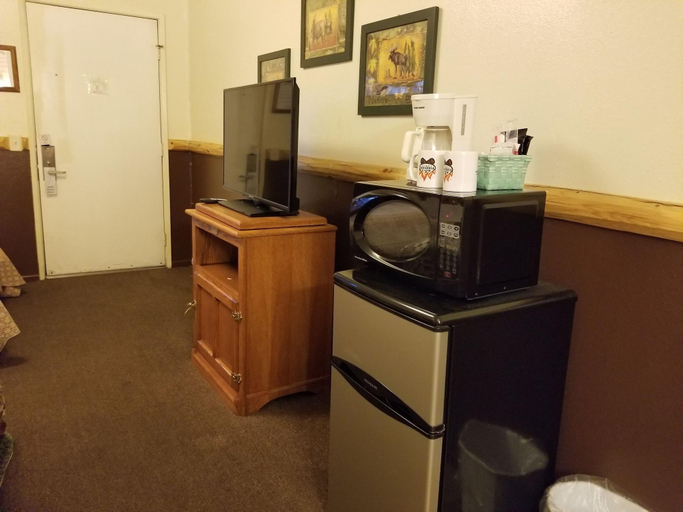 Bedroom 3, Fireside Lodge, San Bernardino