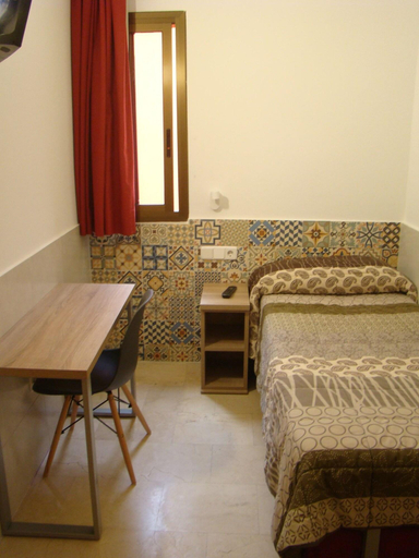 Bedroom 3, Hostal Baler, Barcelona