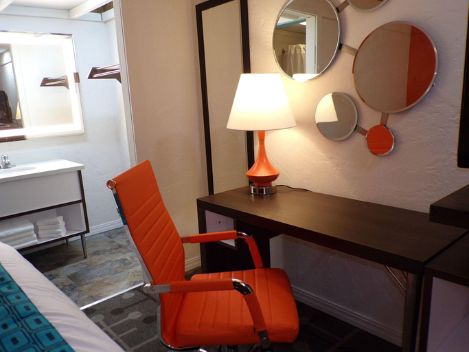 Bedroom 4, Dover Inn and Suites, Tuscarawas