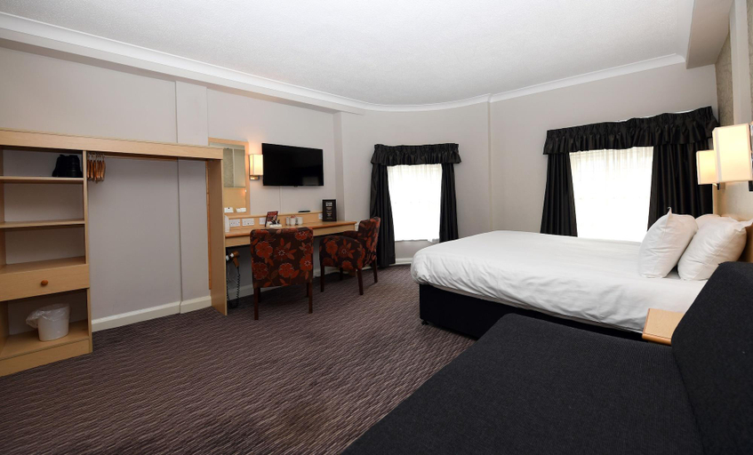 Bedroom 3, The Wynnstay Arms Hotel, Wrexham