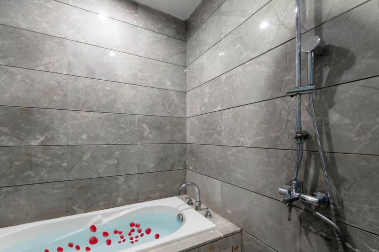Bathroom 4, Yimi International Apartment, Guangzhou