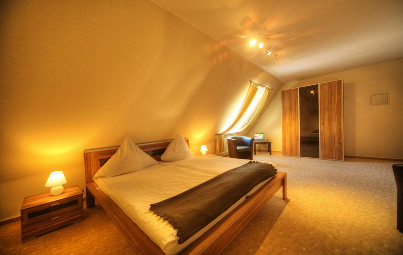 Bedroom 4, Gästehaus Moselkloster, Trier-Saarburg