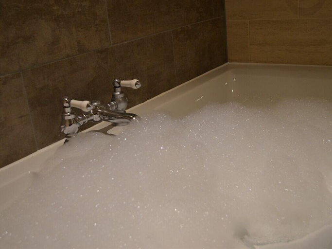 Bathroom 4, The Duke William Inn, Lincolnshire