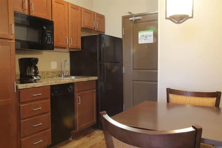 Bedroom 2, Teddy's Residential Suites New Town, Mountrail