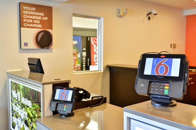 Public Area 2, Motel 6 – Santa Nella, on I-5, Merced