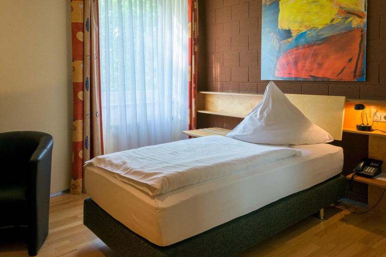 Bedroom 3, IMPULSIV Hotel & Sportresort, Lörrach