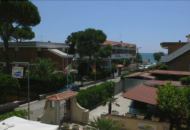 Exterior & Views 2, Casa Yvorio, Latina