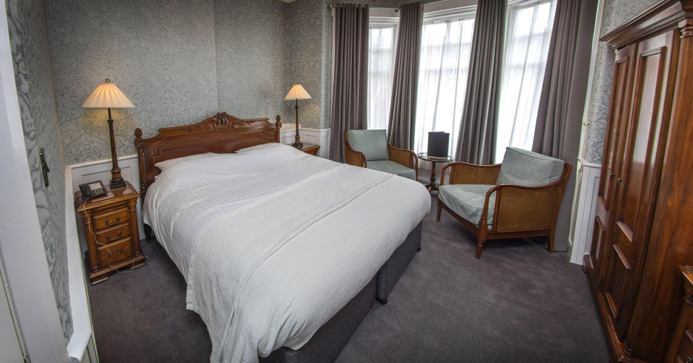 Bedroom 2, Dunoon Hotel, Conwy