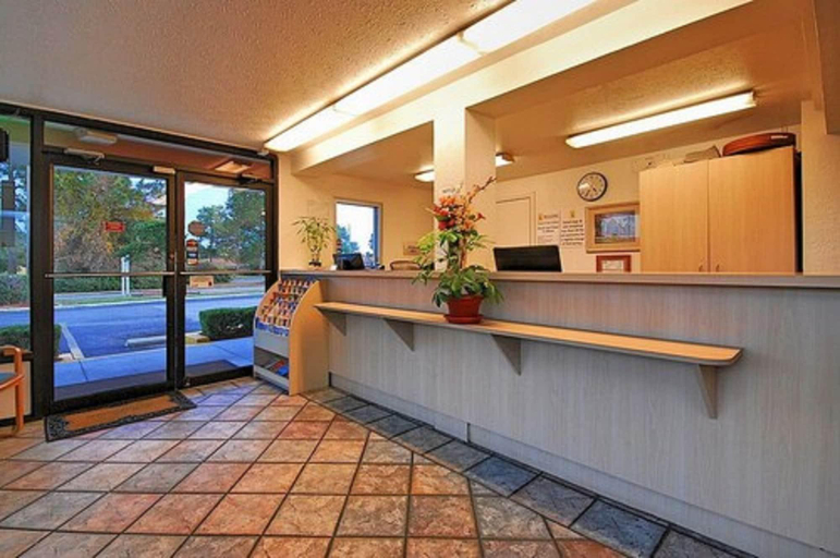 Public Area 3, Super 6 Inn Suites, Escambia