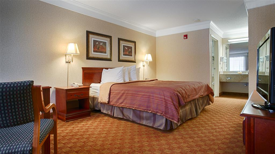 Bedroom 4, Hawkinsville Inn & Suites, Pulaski